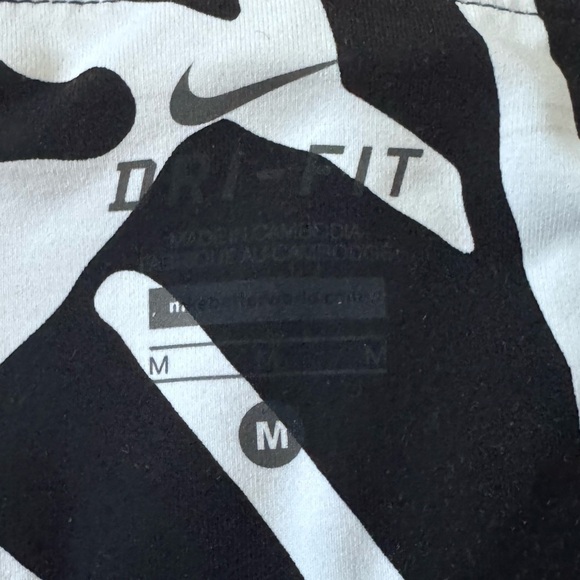 NIKE DriFit Black and White Women's Leggings - Picture 11 of 11